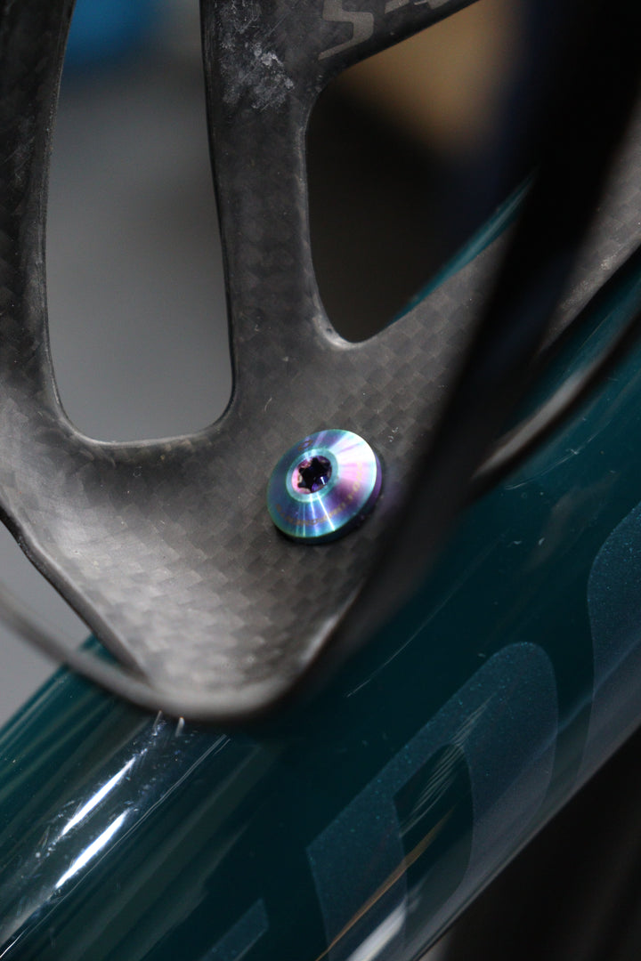 Tornillo M5x17mm button  (x1 unidad)